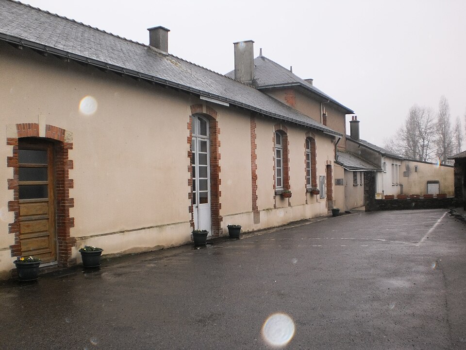 Pouillé — les — Côteaux — mairie