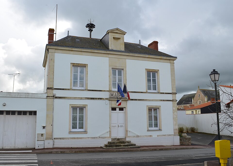 Saint — Étienne — de — Mer — Morte — Mairie