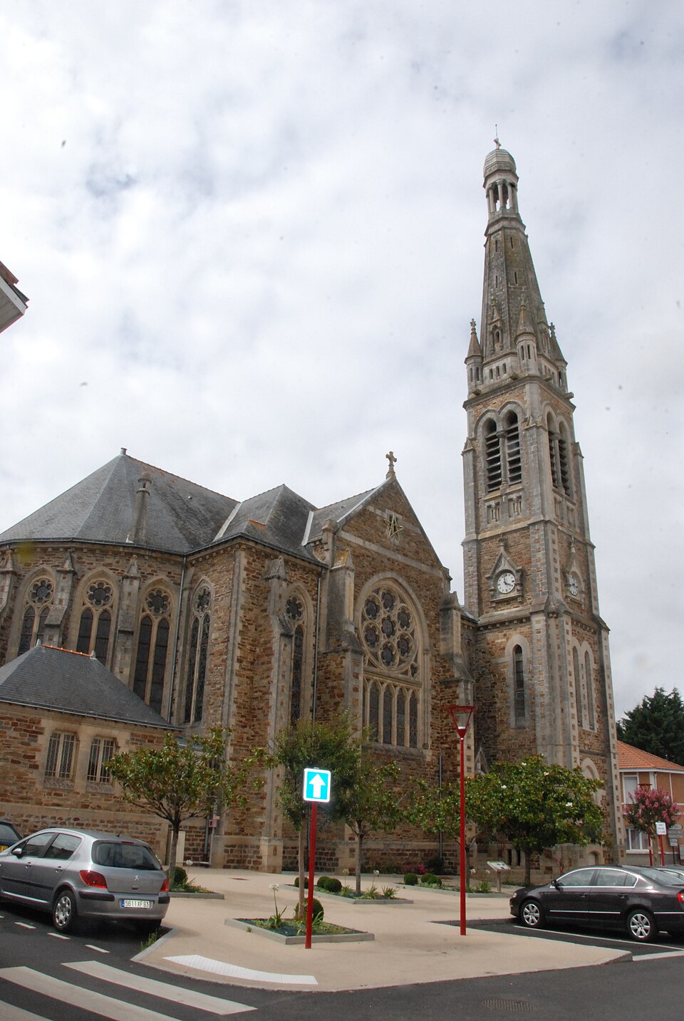 44 Saint — Hilaire — de — Chaléons Eglise