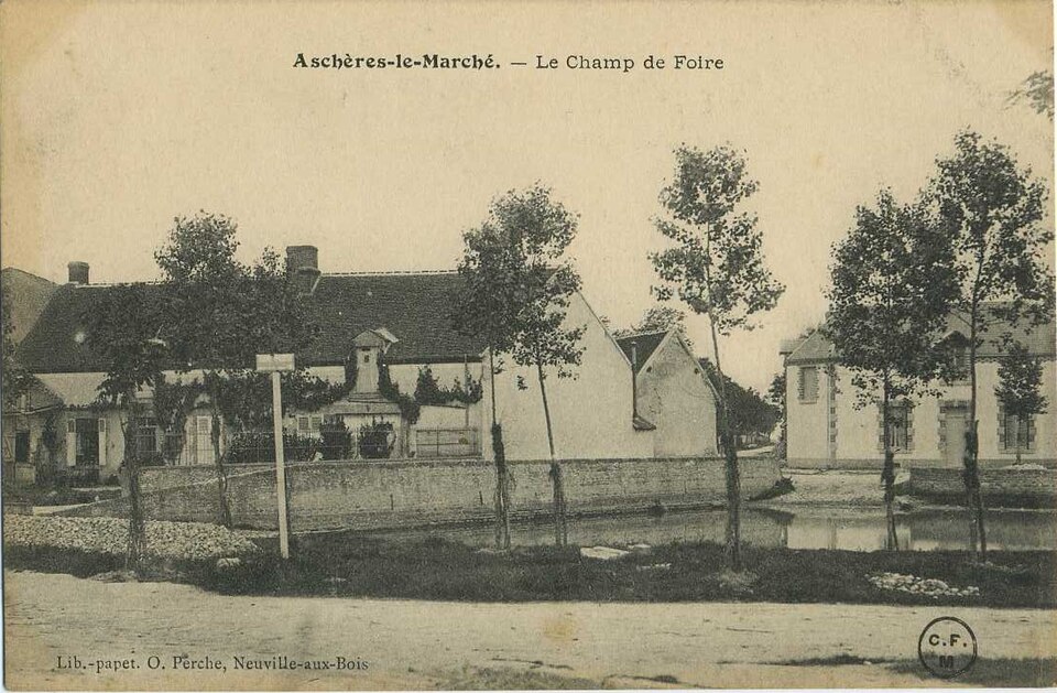 Aschères — le — Marché Le Champ de Foire