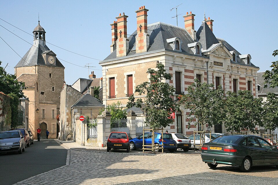 00 2383 Beaugency — Tour de l'Horloge