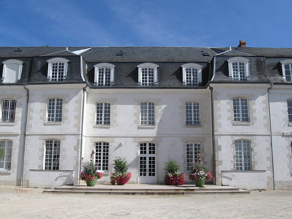 La Chapelle — Saint — Mesmin mairie 2