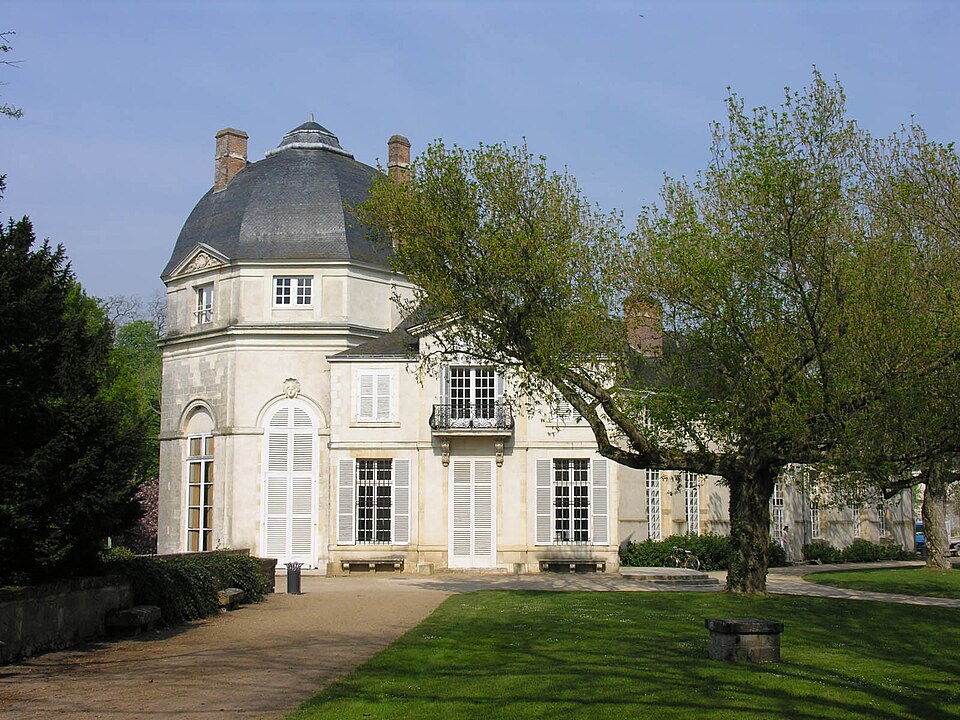 Château de Châteauneuf — sur — Loire, Loiret, France