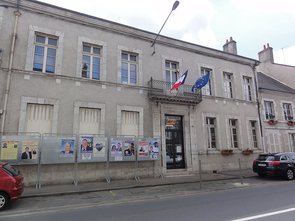 Cléry — Saint — André Mairie (à Cléry)