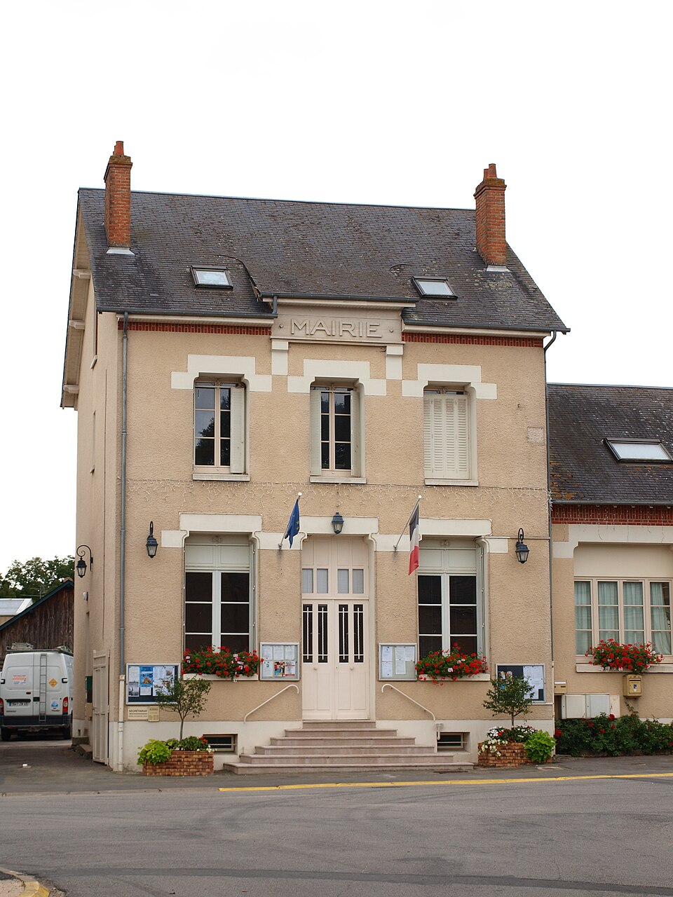 Coulmiers — FR — 45 — mairie — 05