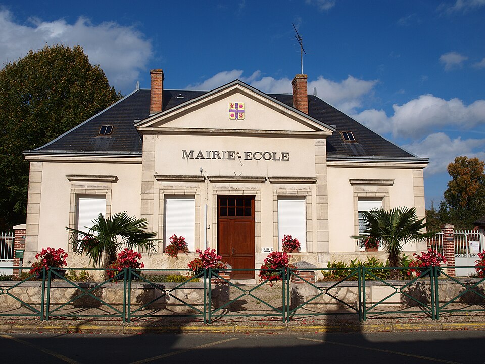 La Cour — Marigny — FR — 45 — mairie — 03