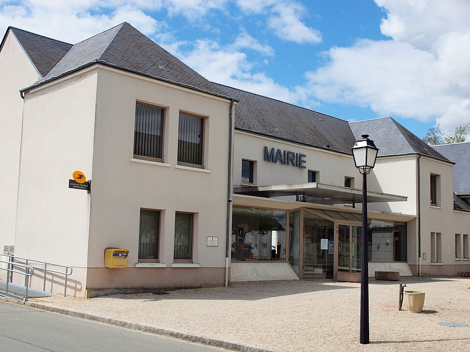 Epieds — en — Beauce — FR — 45 — mairie — 02