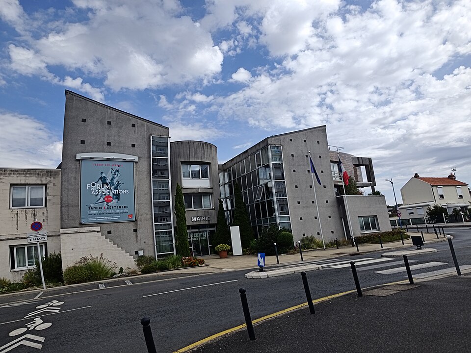 Mairie de Fleury — les — Aubrais