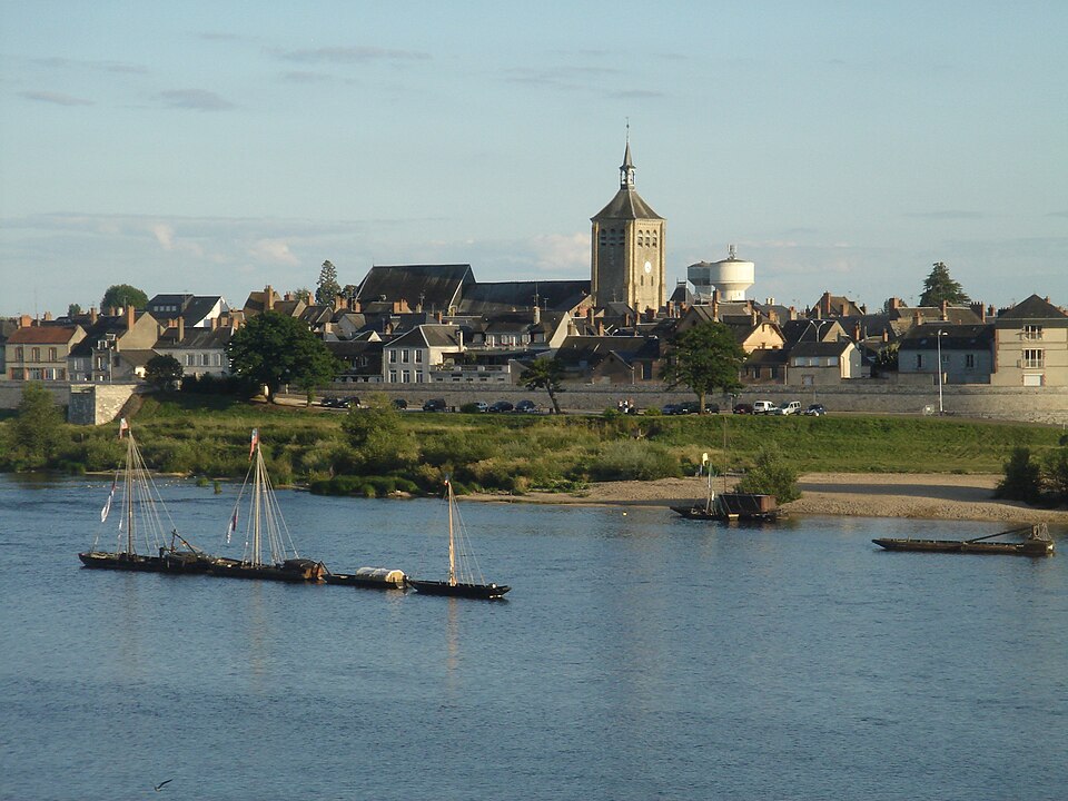 Jargeau depuis la rive droite de la Loire