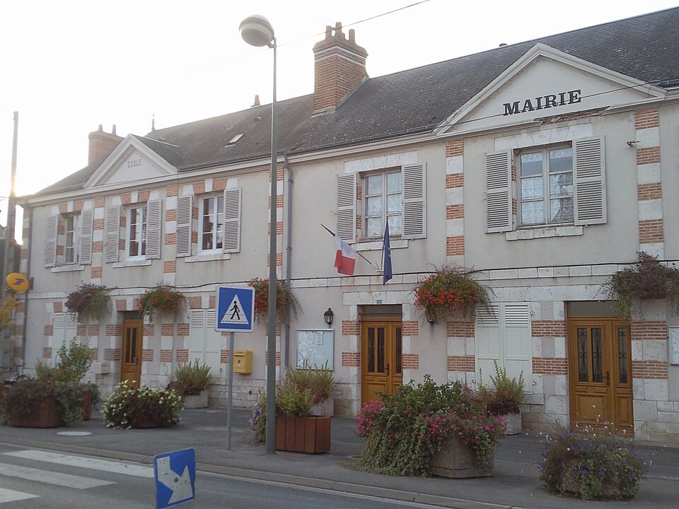Mairie de Mareau — aux — prés