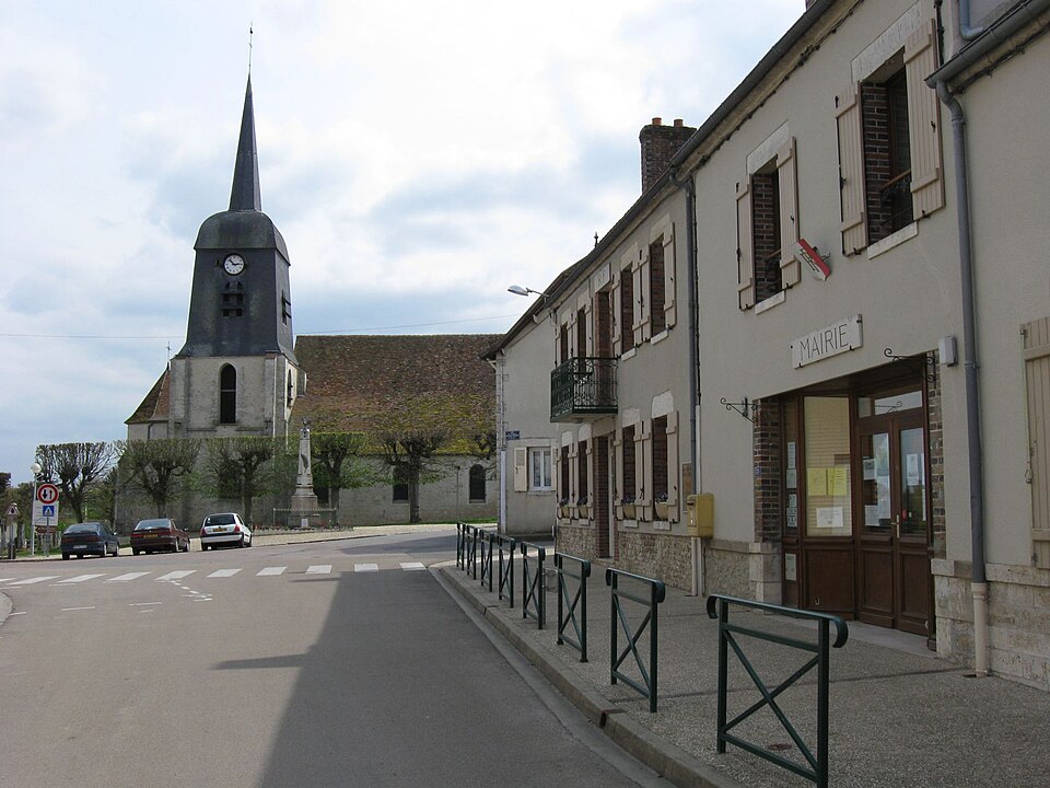 Nargis Mairie et église Saint — Germain