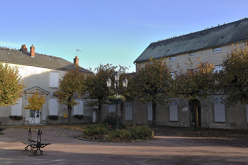 Outarville place du Vieux Marché