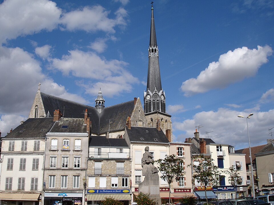 Pithiviers place du Martroi 2