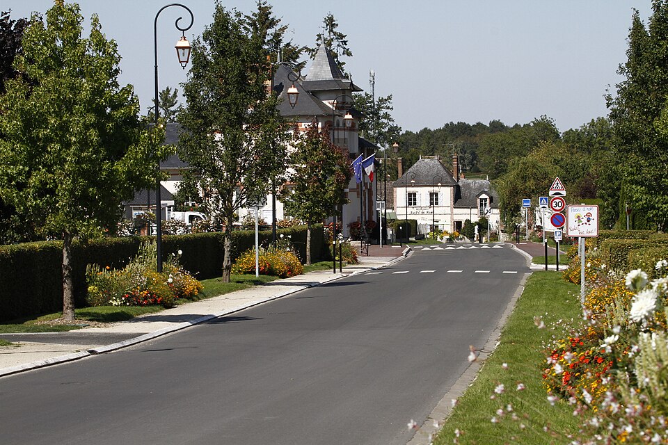 Entrée du bourg de Quiers sur Bezonde