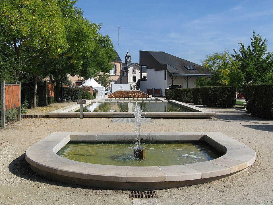 Saint — Jean — de — Braye jardin de la mairie 1