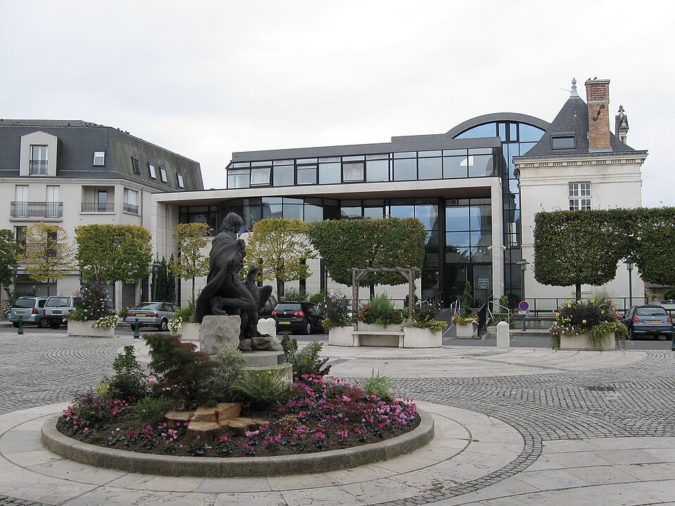 Saint — Jean — le — Blanc Hôtel de Ville 1