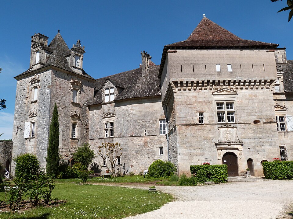 Façade à mâchicoulis et donjon