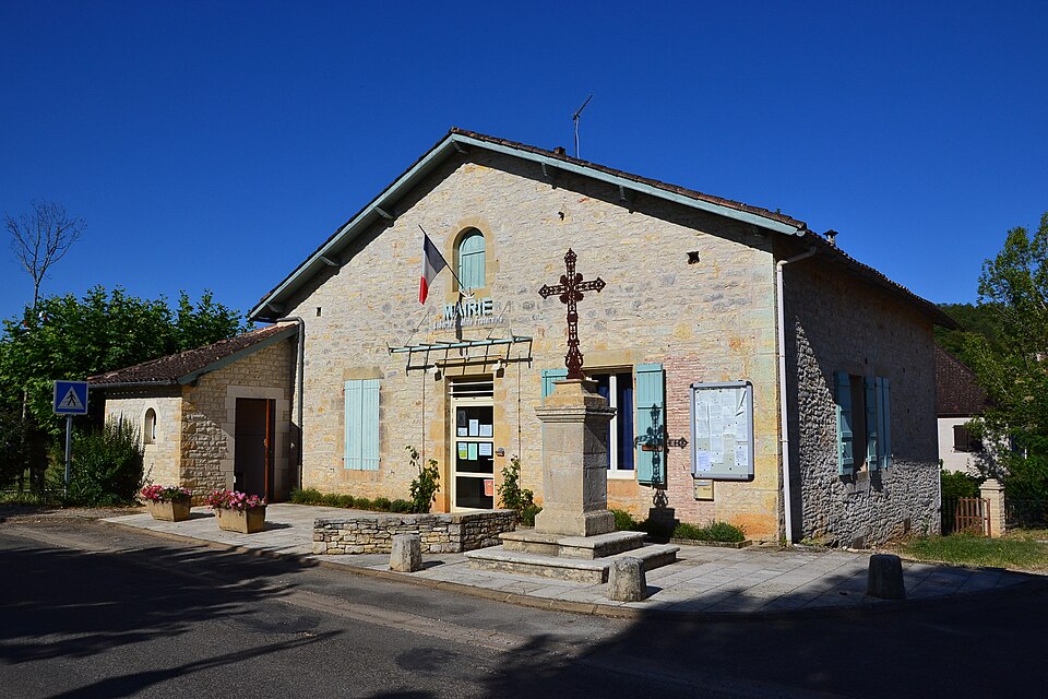 Crayssac town hall