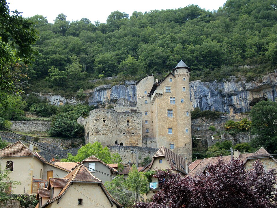 Le château médiéval de Larroque — Toirac — Département du Lot (46) — France — Juin 2011 — Photo 01