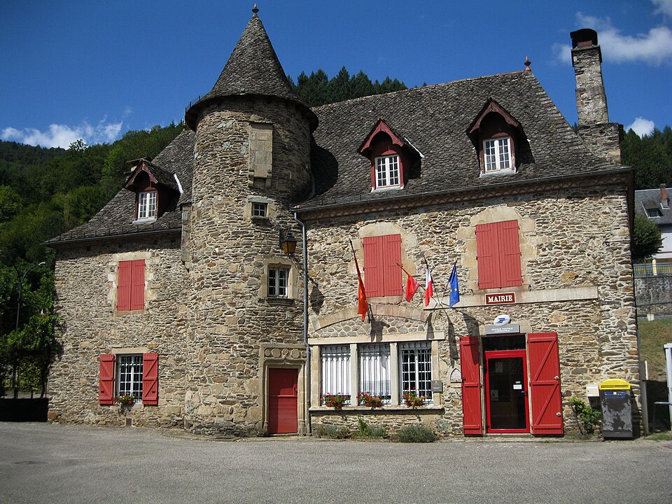 Mairie laval de cere