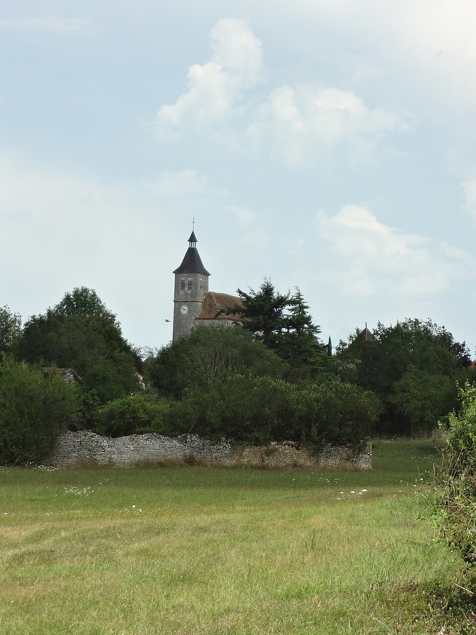 Lunegarde, église Saint — Julien