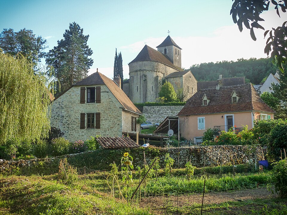Sabadel — Lauzès — le village et son église — P1060297R