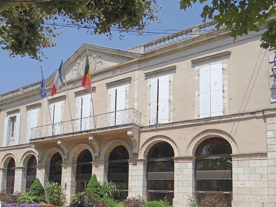 Aiguillon — Hôtel de ville — 1