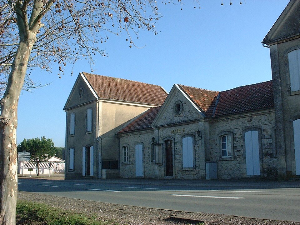 Mairie de Bourran, façade avant
