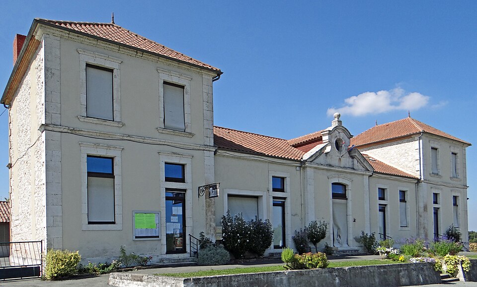 Savignac — sur — Leyze — Mairie — école