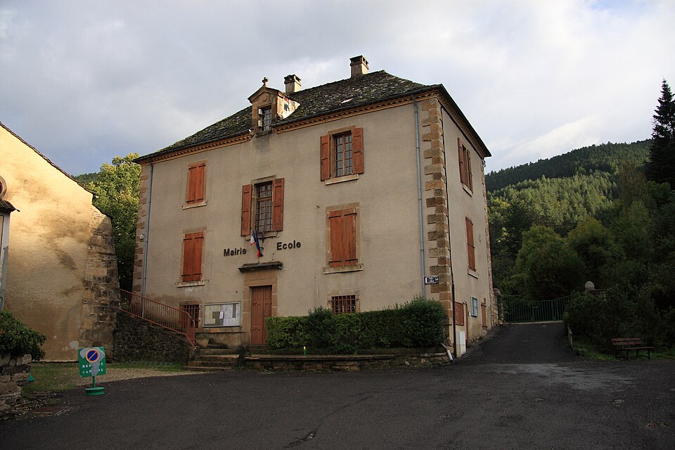 FR48 Bédouès Mairie 00