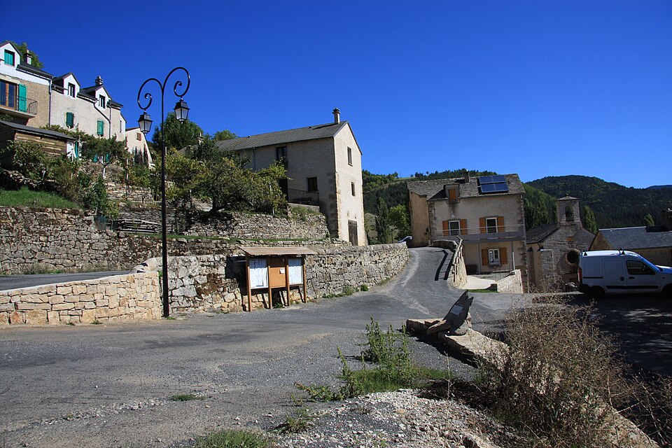 FR48 Gatuzières 02