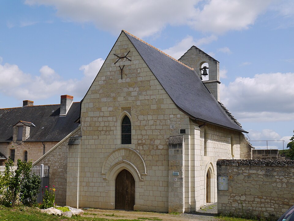49 Artannes — sur — Thouet église