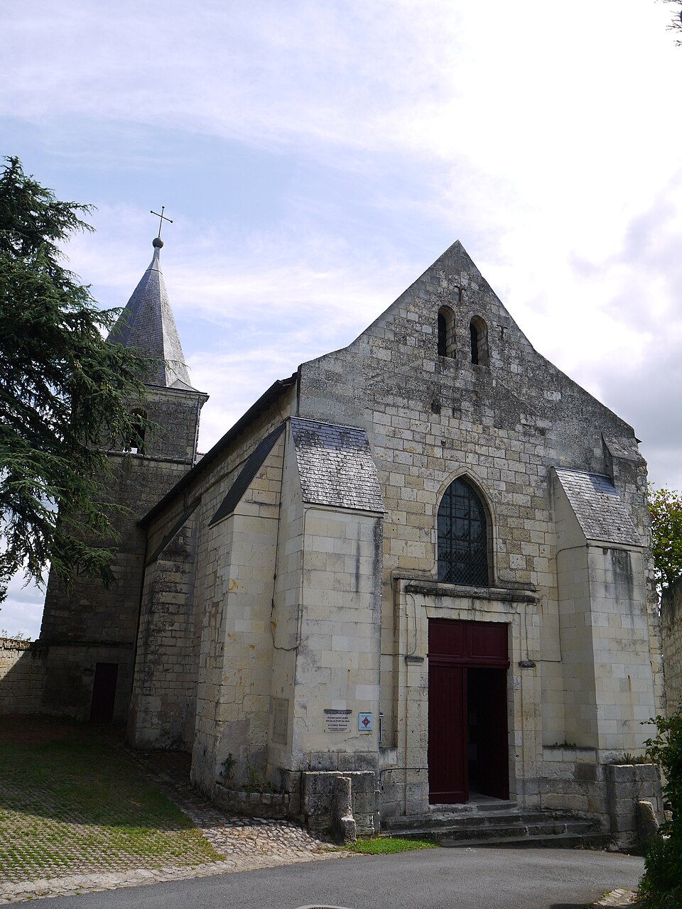 49 Le Coudray — Macouard église