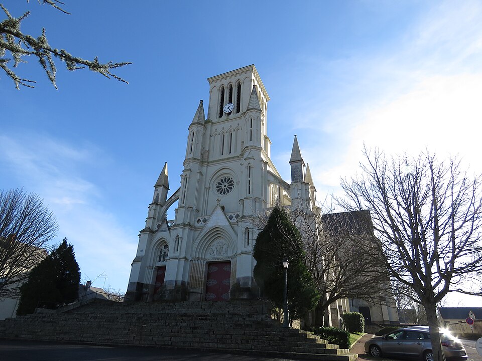 Longué — Église Notre — Dame — de — la — Légion — d'honneur