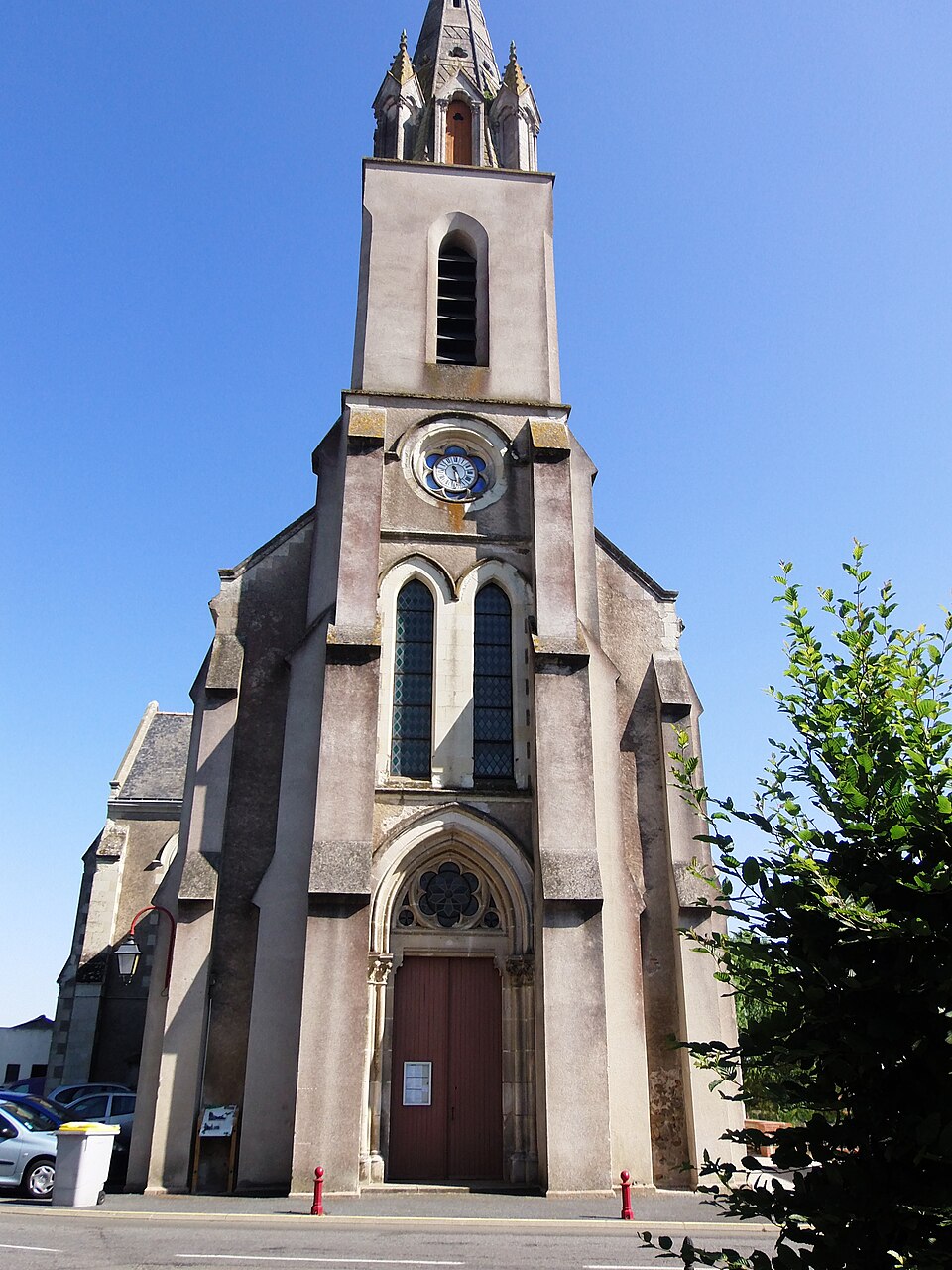 Mazières — en — Mauges église Saint — Pierre 2015a