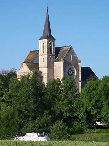 Montreuil sur maine — eglise