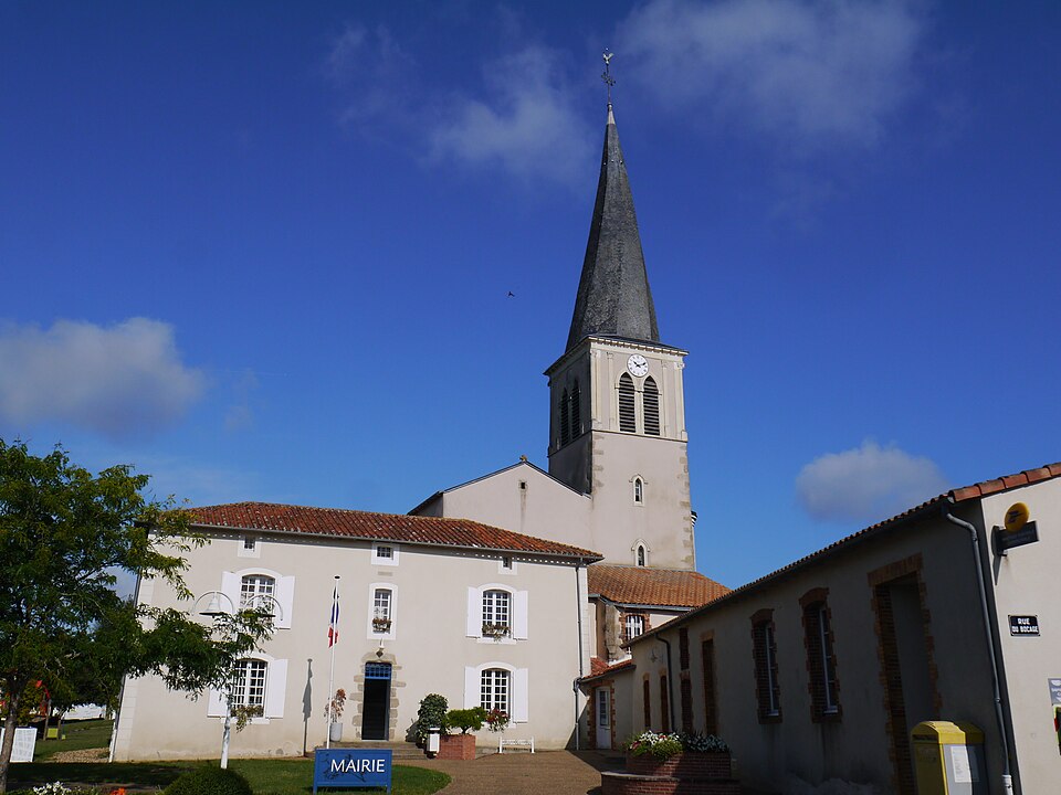 49 La Plaine église et mairie