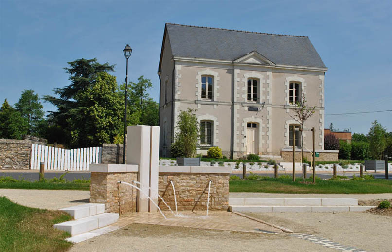 Centre — 2