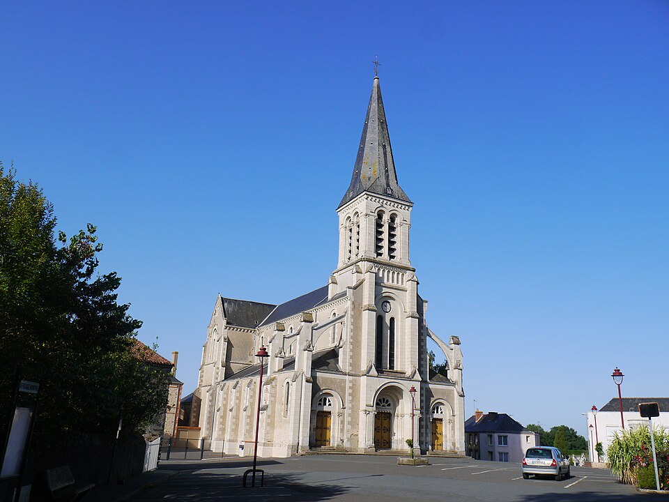 49 Somloire église