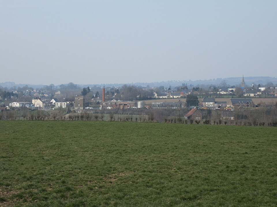 Panorama sur Brécey depuis le chateau de Vassy (3)