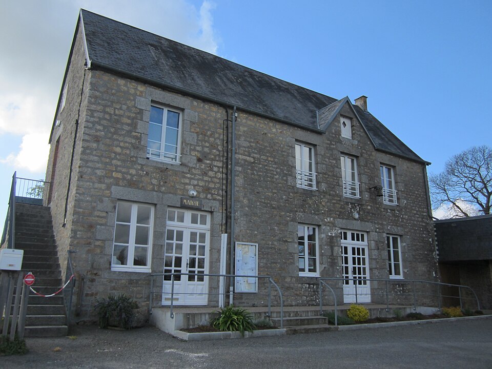 Champcervon — Mairie