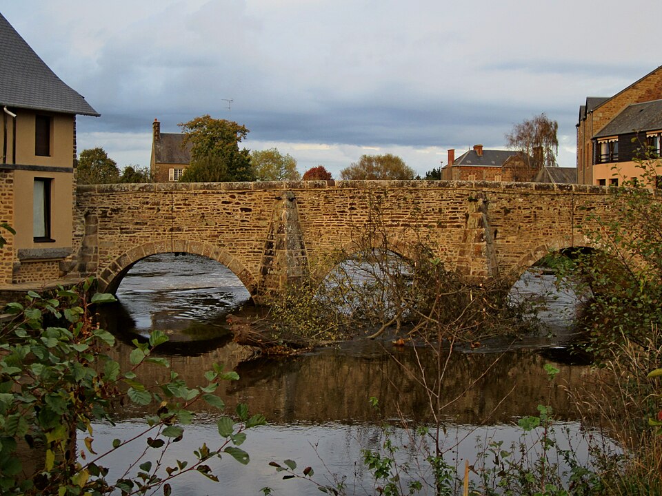 Vieux pont sur la Sélune de Ducey (3)