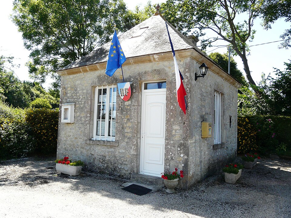 MAIRIE D'ECAUSSEVILLE 50310 FRANCE