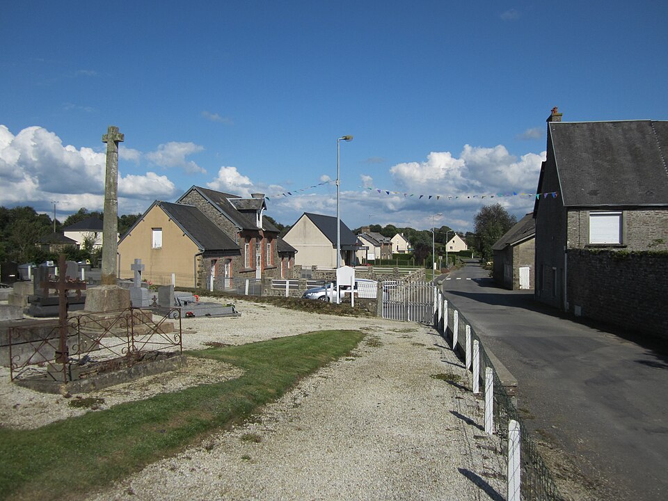 La Godefroy — Vue du bourg depuis le cimetière