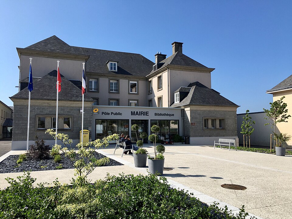 POLE PUBLIC DE MARIGNY — LE — LOZON