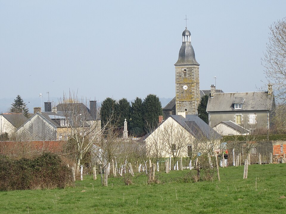 Le Mesnil — Adelée — Vue sur le bourg