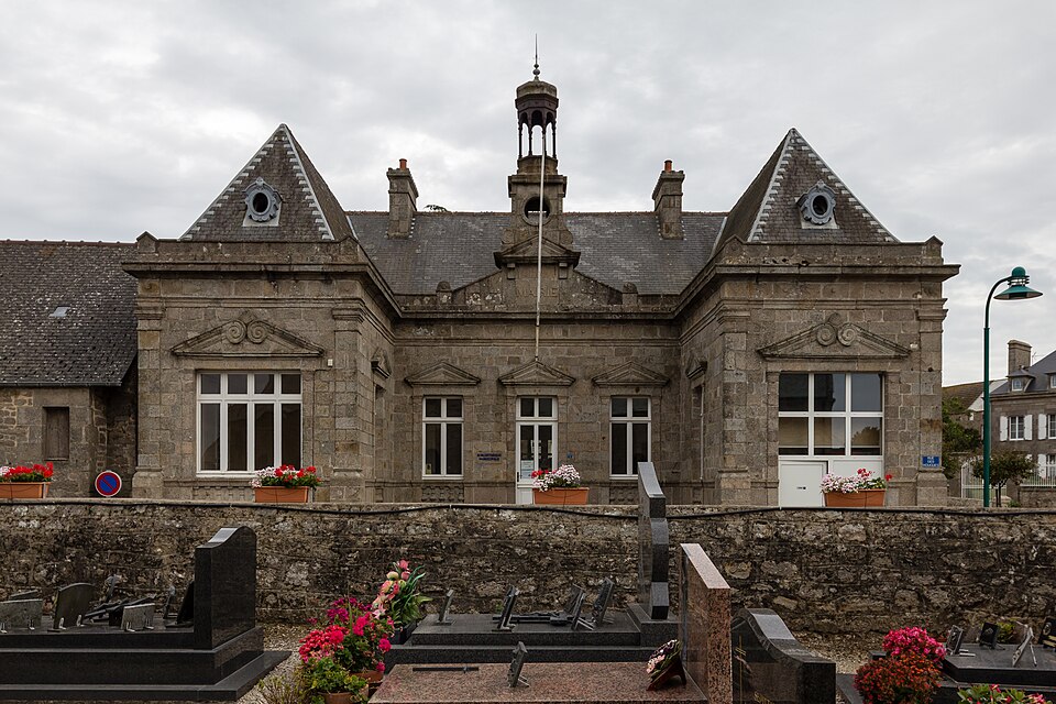 Ancienne mairie, Montfarville, France