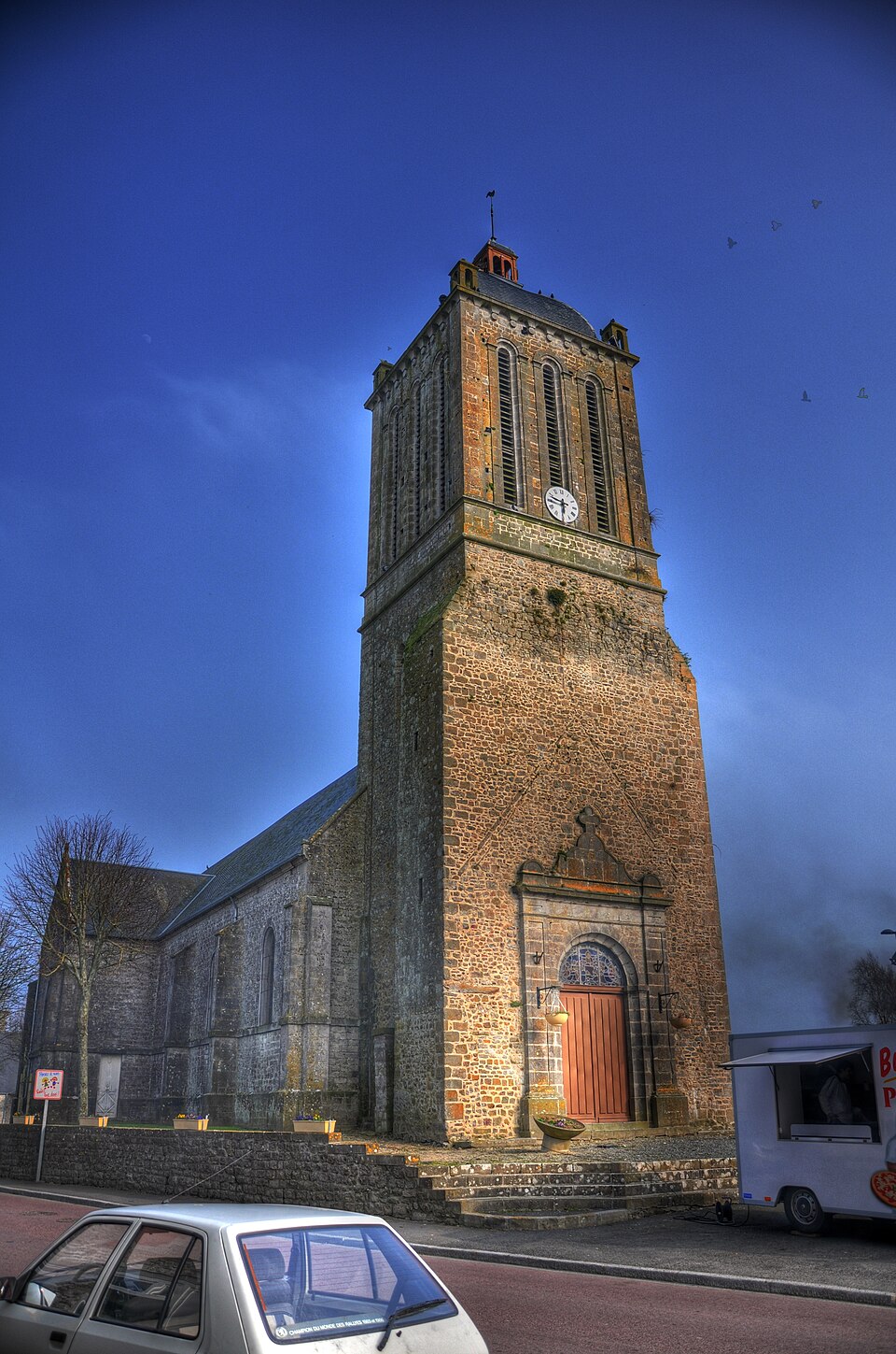 Eglise — de — Montmartin — sur — Mer — HDR