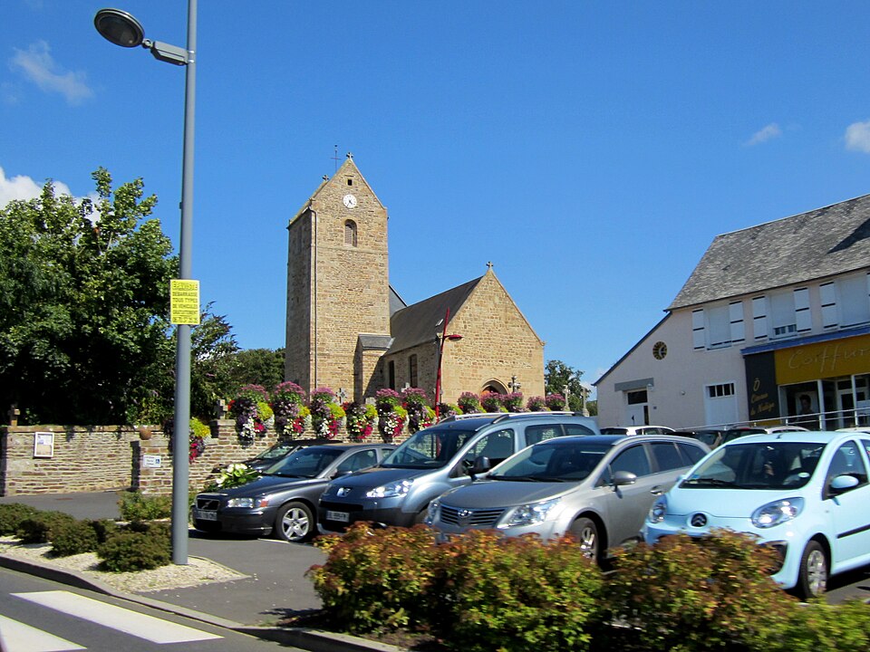 Église Notre — Dame de Parigny — Vue depuis la D977
