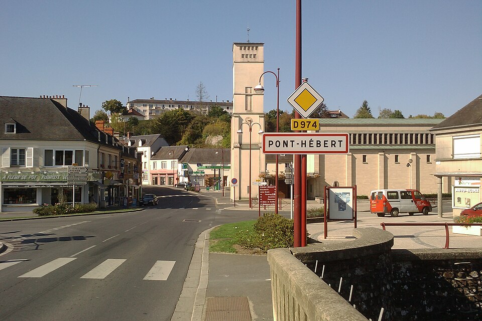 Pont — Hébert — Vue sur le bourg